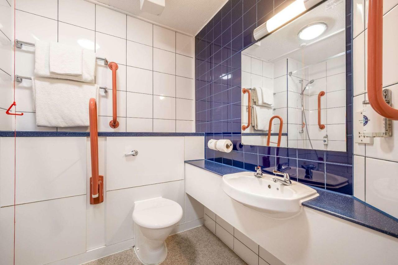 Comfort Inn Manchester North Middleton  Exteriör bild